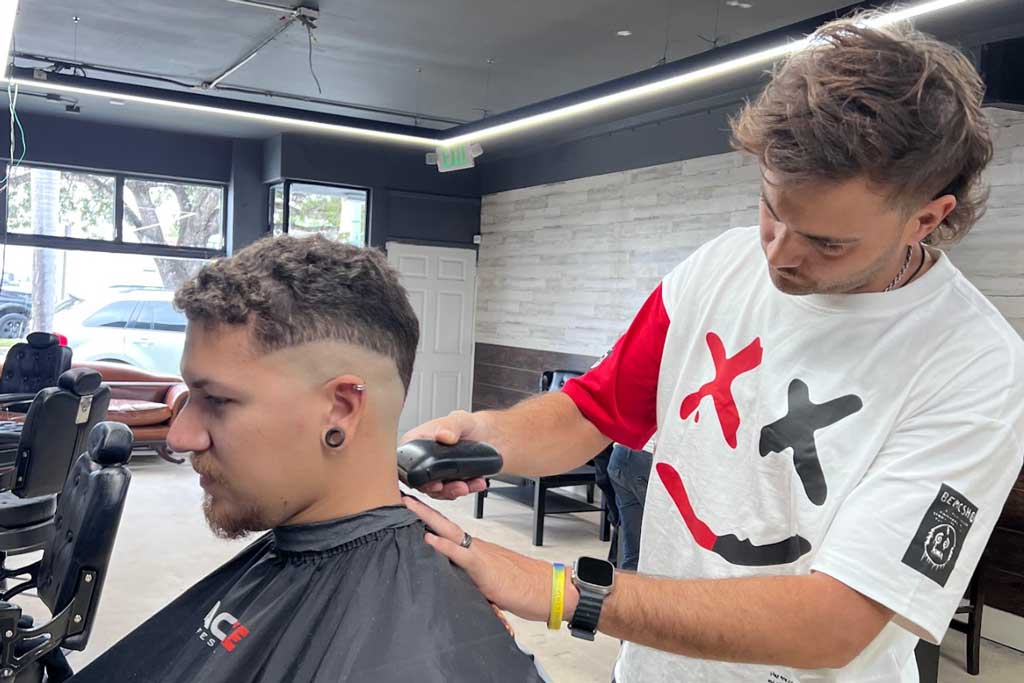 Haircut and grooming service at Funking Barber by Nacho Nievas